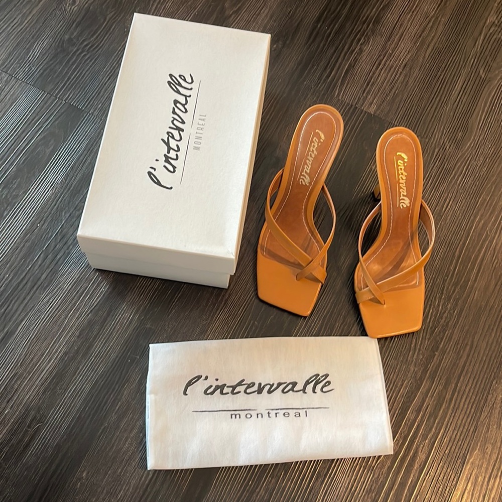 L’Intervalle Montreal, “Rockwell” Camel Leather 39/US 8 BRAND NEW + dust bag